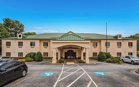 Econo Lodge Inn & Suites Marietta Near Dobbins Arb